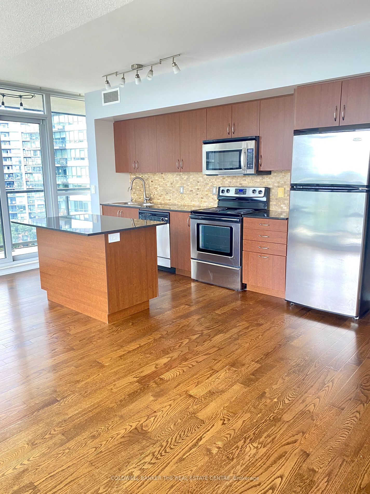 2240 Lake Shore Blvd W, unit 904 for rent