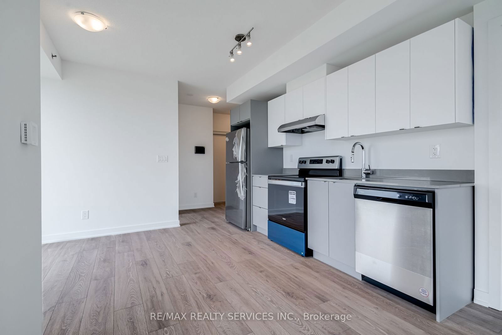 3200 Dakota Common, unit B813 for rent