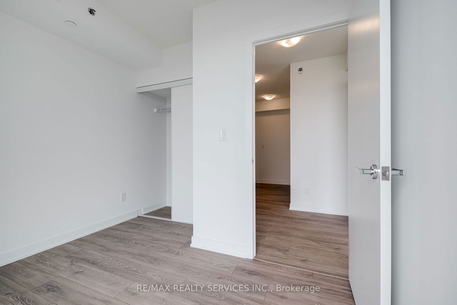 3200 Dakota Common, unit B813 for rent