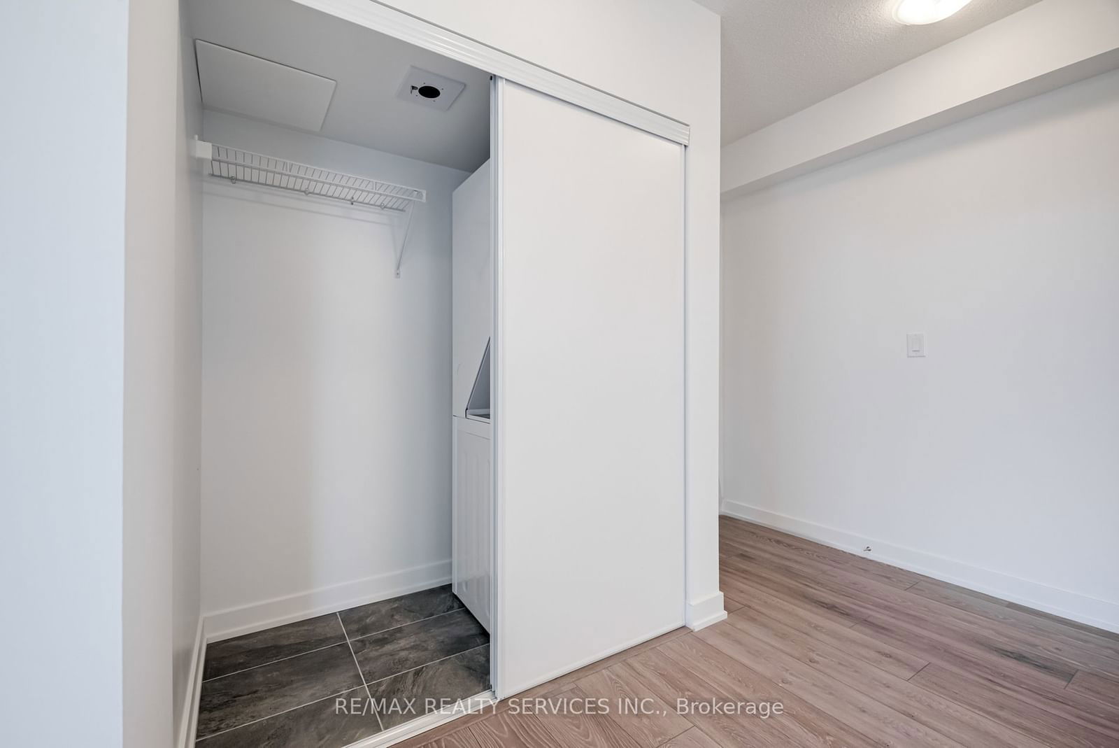 3200 Dakota Common, unit B813 for rent