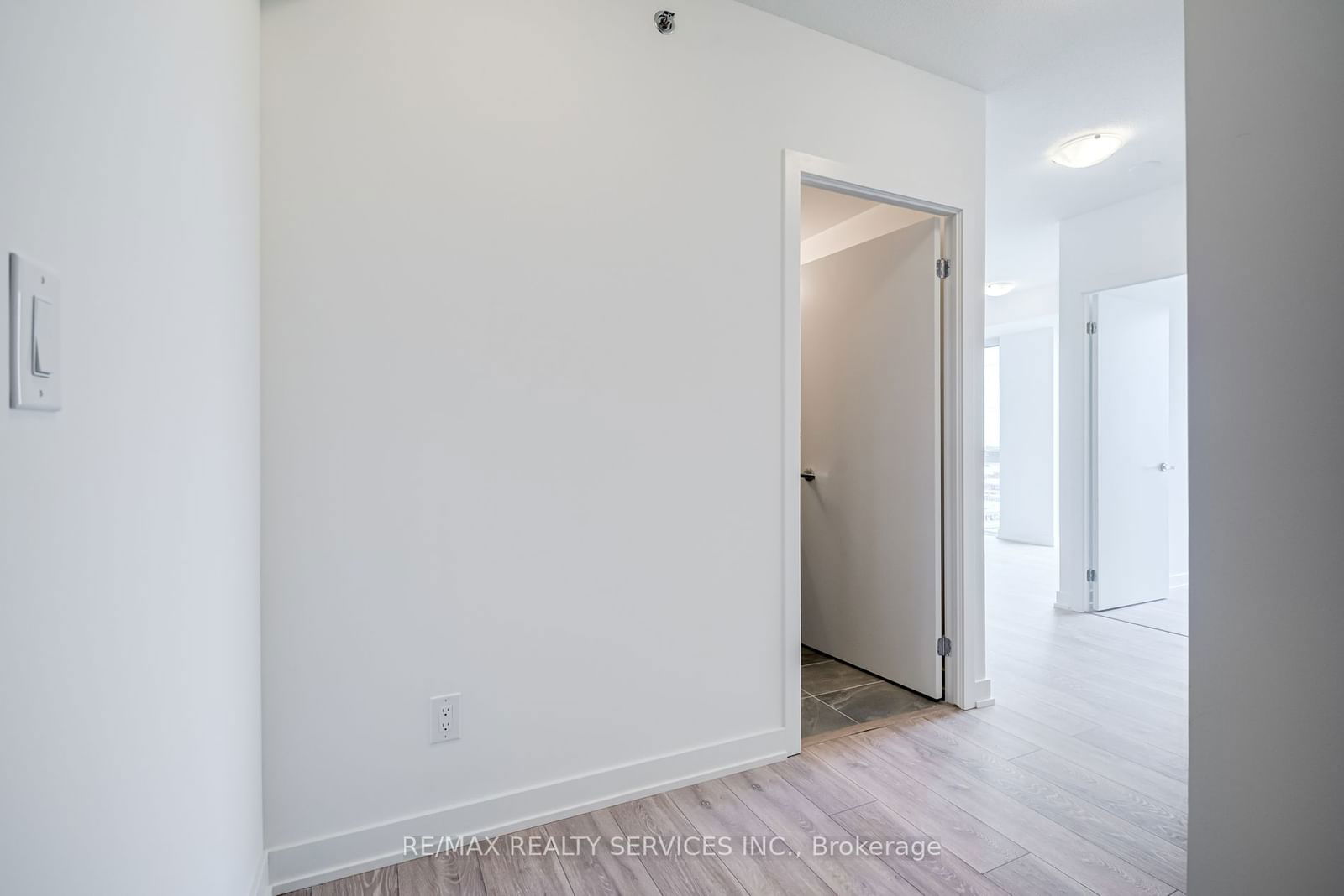 3200 Dakota Common, unit B813 for rent