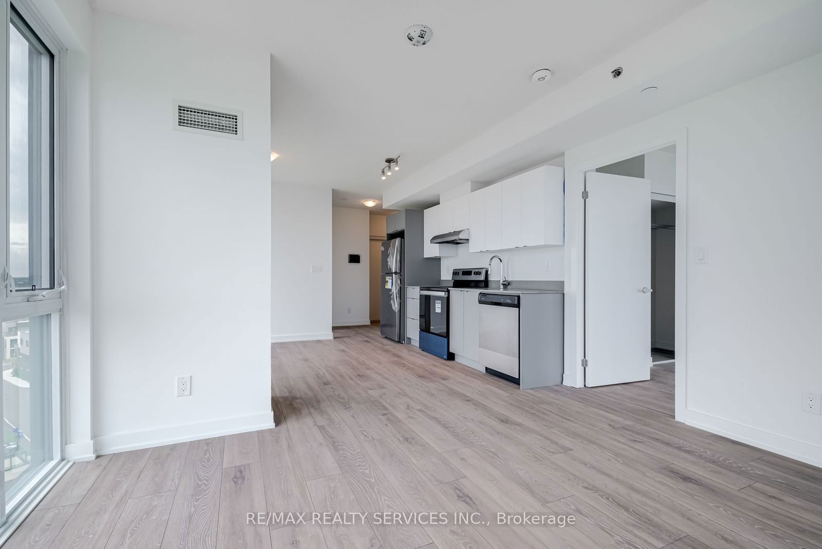 3200 Dakota Common, unit B813 for rent