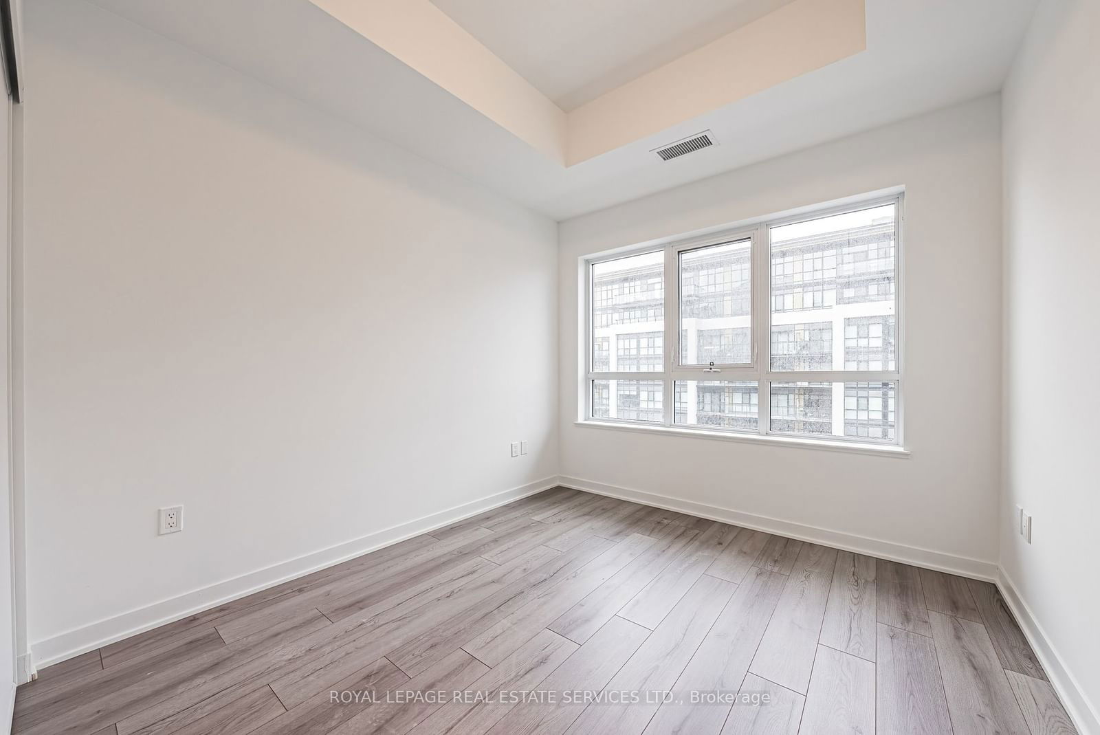 395 Dundas St W, unit 721 for rent