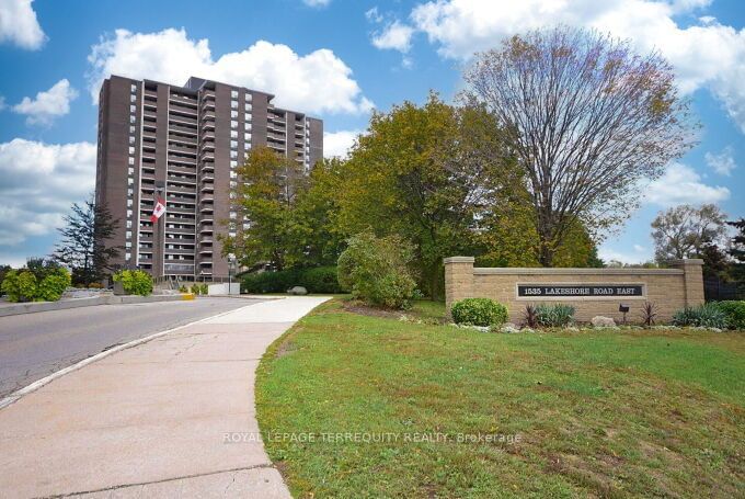 1535 Lakeshore Rd E, unit 403 for sale