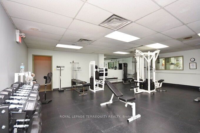 1535 Lakeshore Rd E, unit 403 for sale