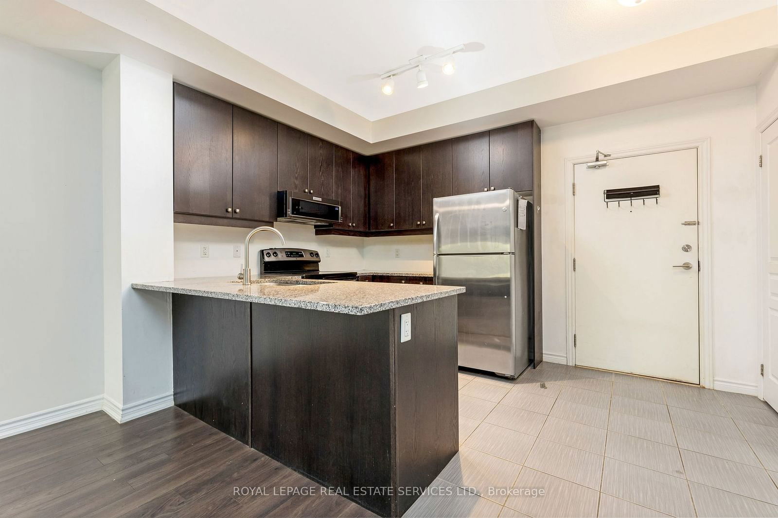 570 Lolita Gdns, unit 118 for rent