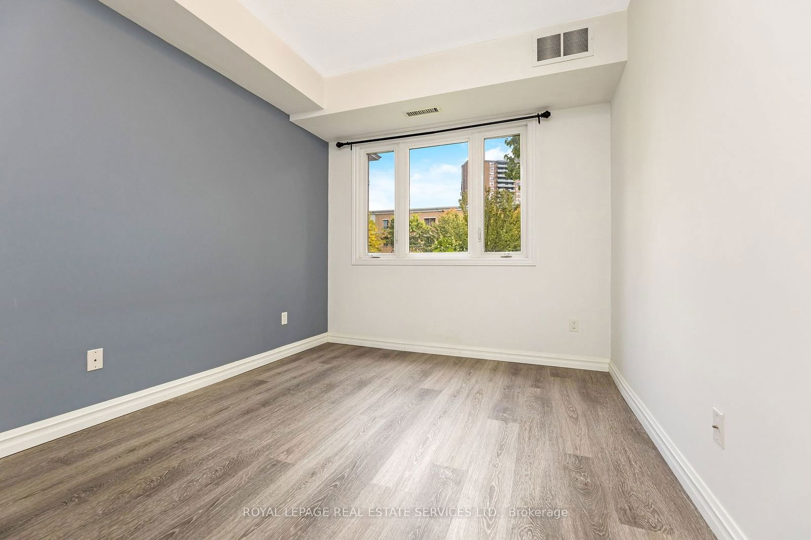 570 Lolita Gdns, unit 118 for rent