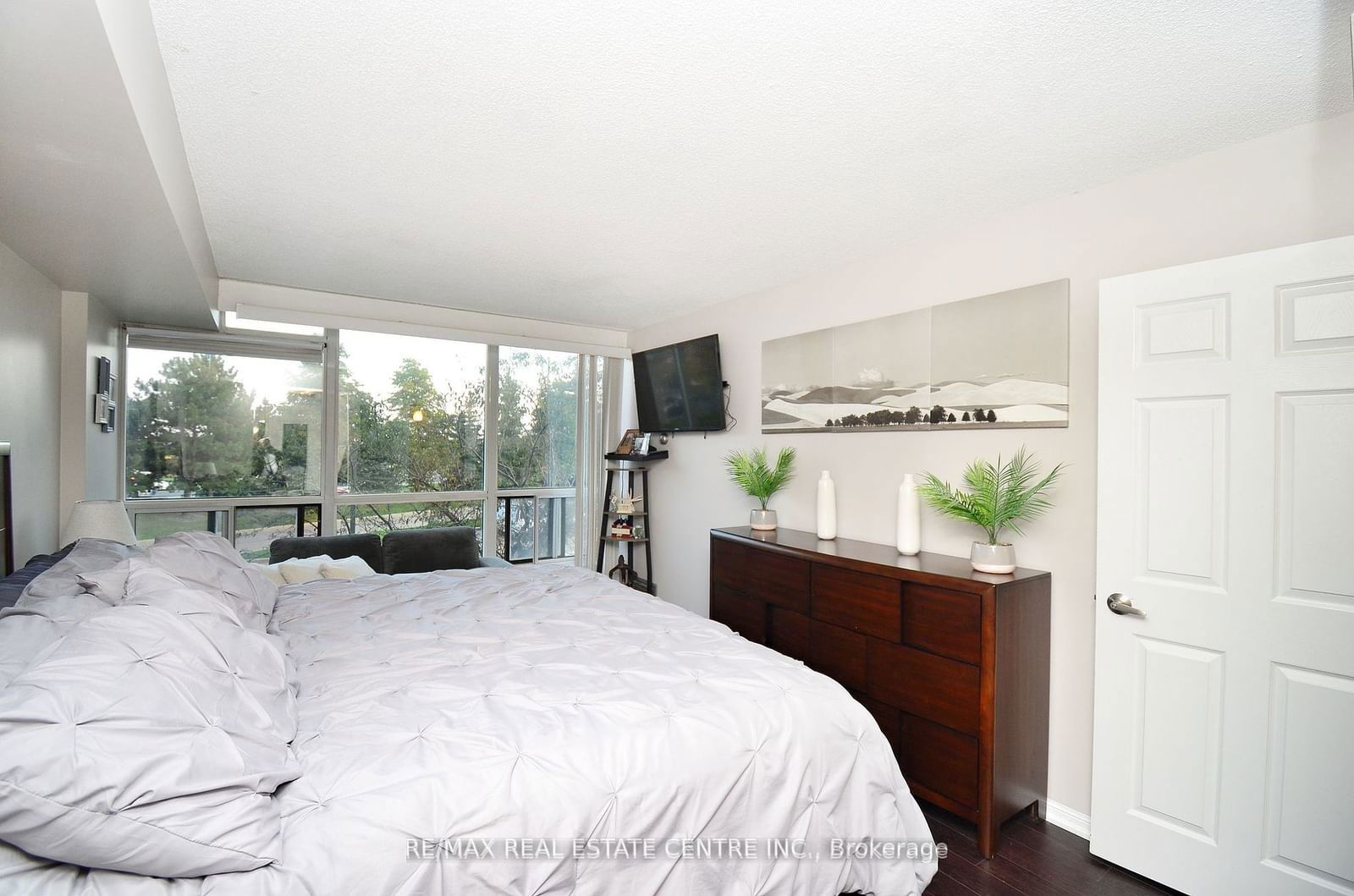 12 Laurelcrest St, unit 201 for rent