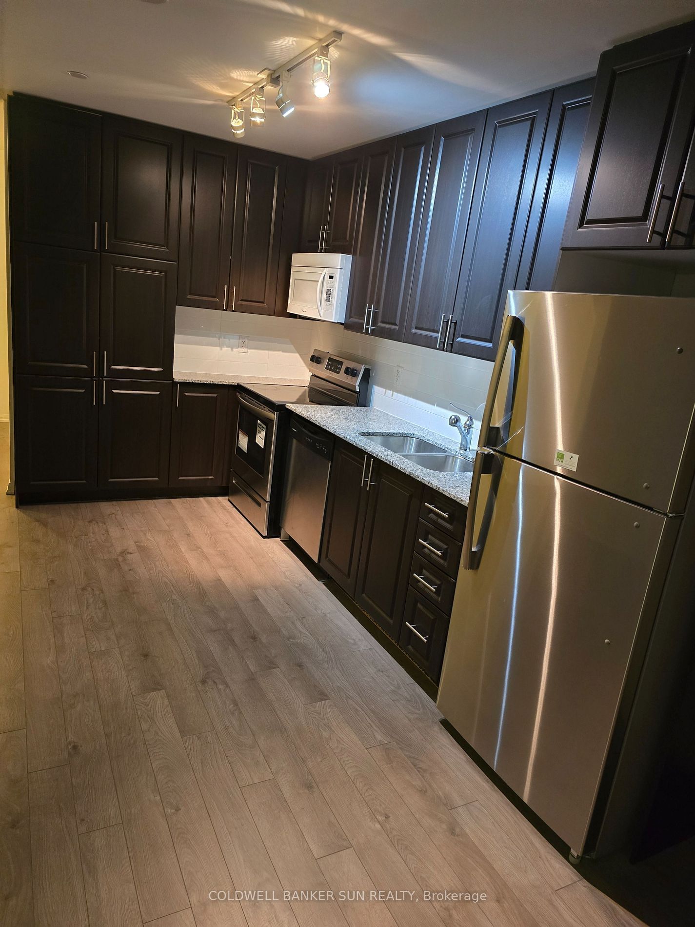 3091 Dufferin St, unit 803 for rent