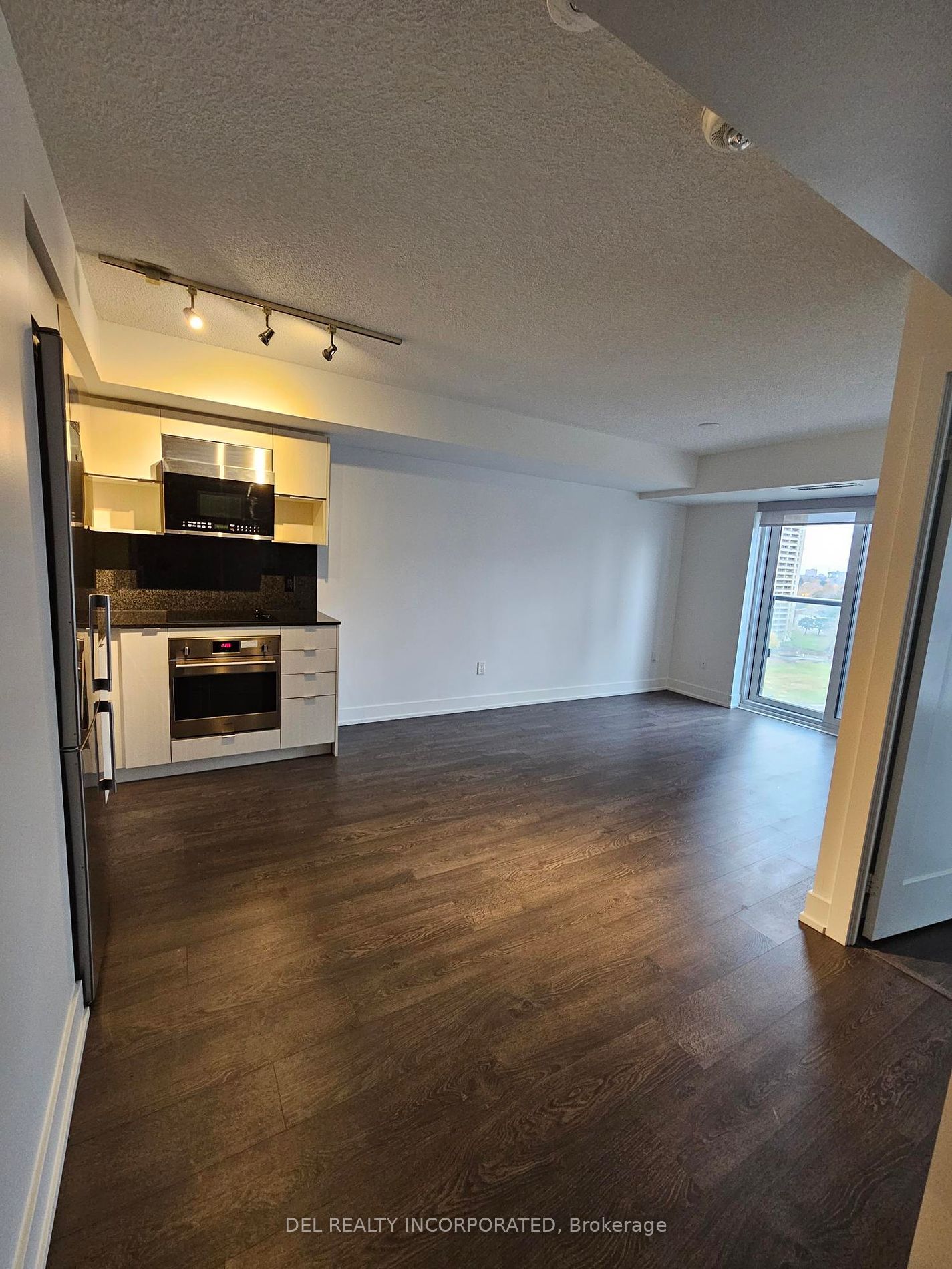 9 Mabelle Ave, unit 1217 for rent