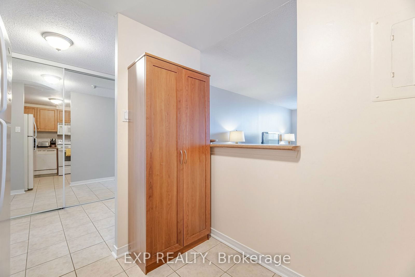 6720 Glen Erin Dr, unit 512 for rent