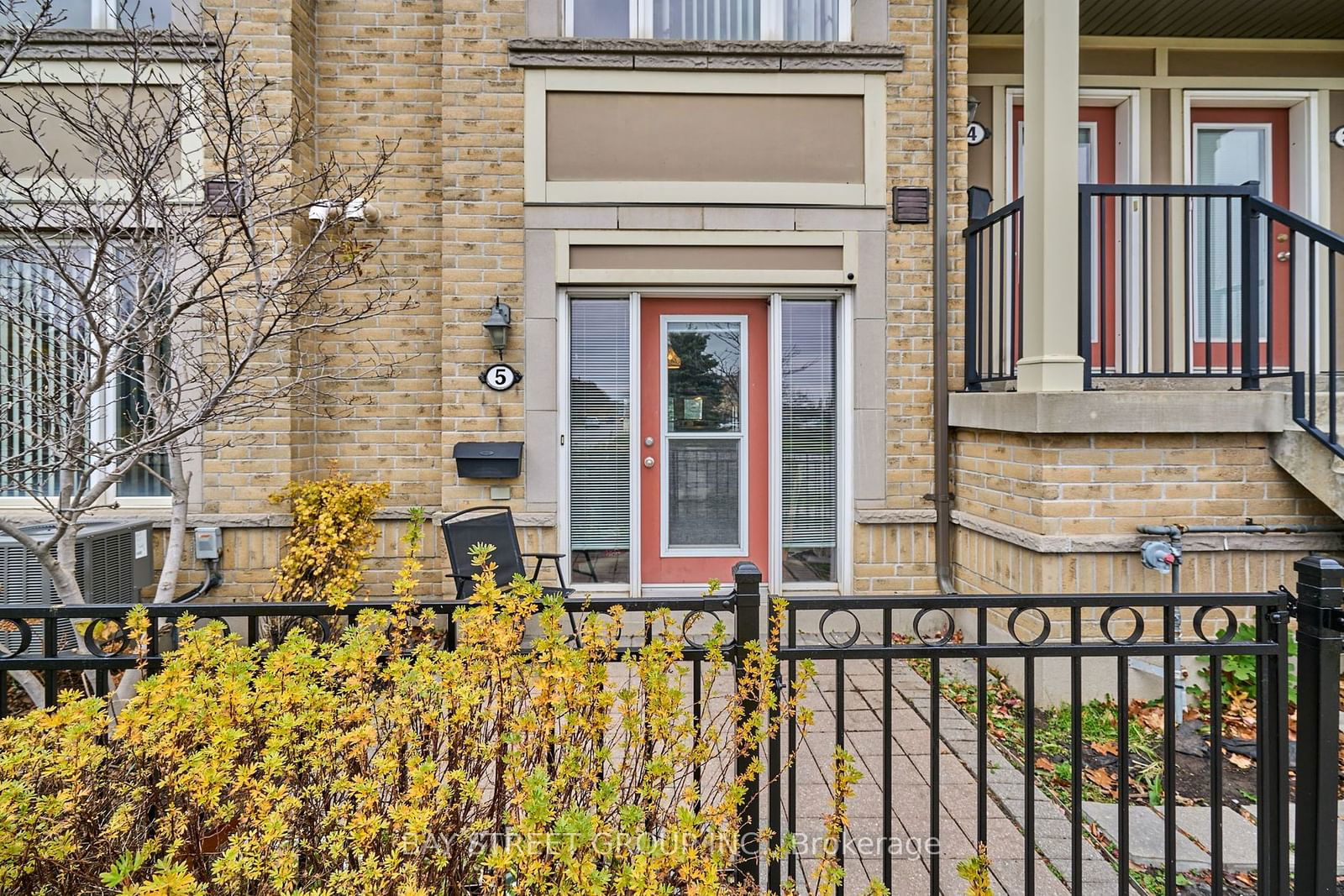 Hazelton Place Townhomes, Mississauga, Toronto