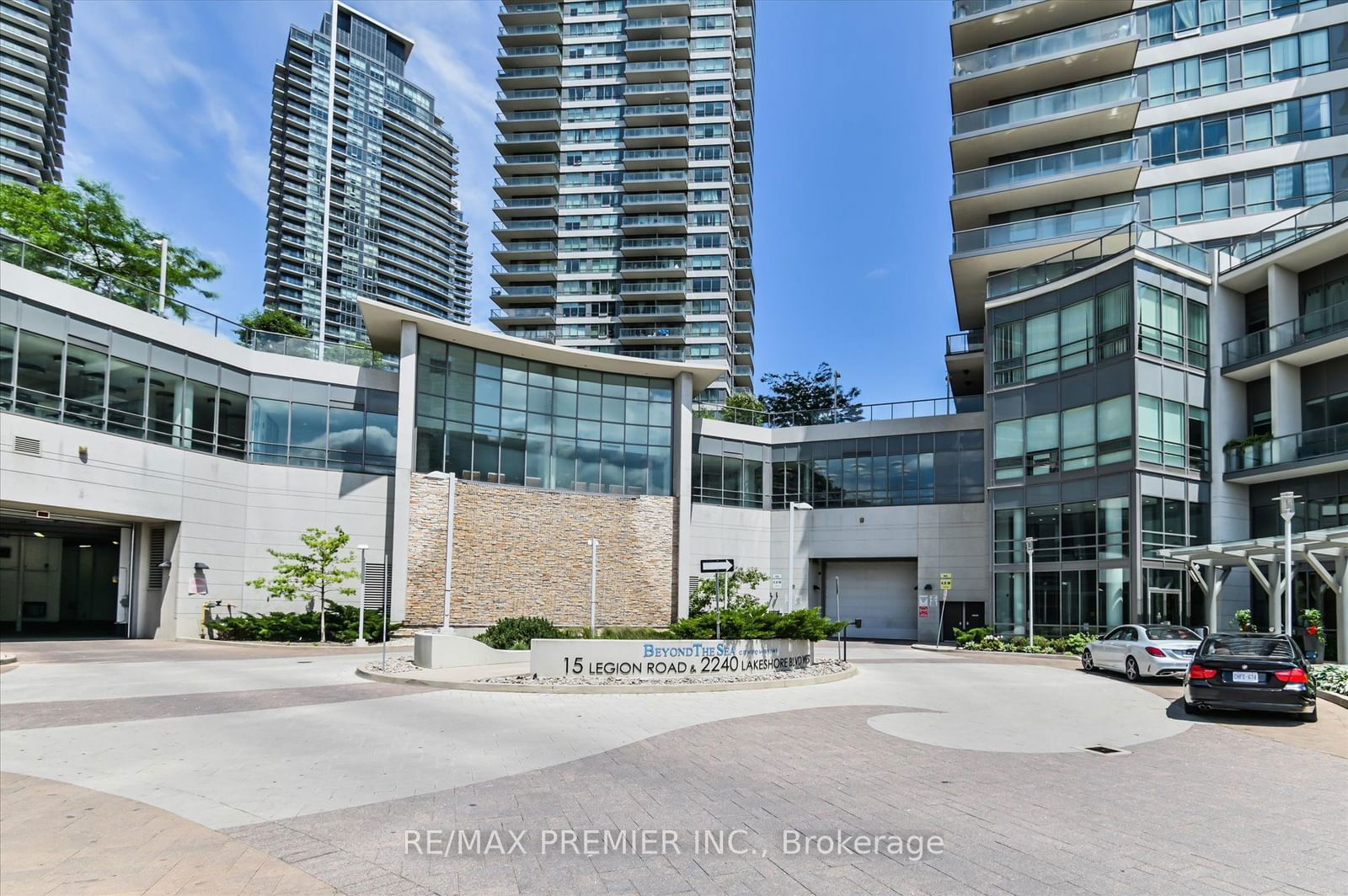 2240 Lakeshore Blvd W, unit 405 for sale