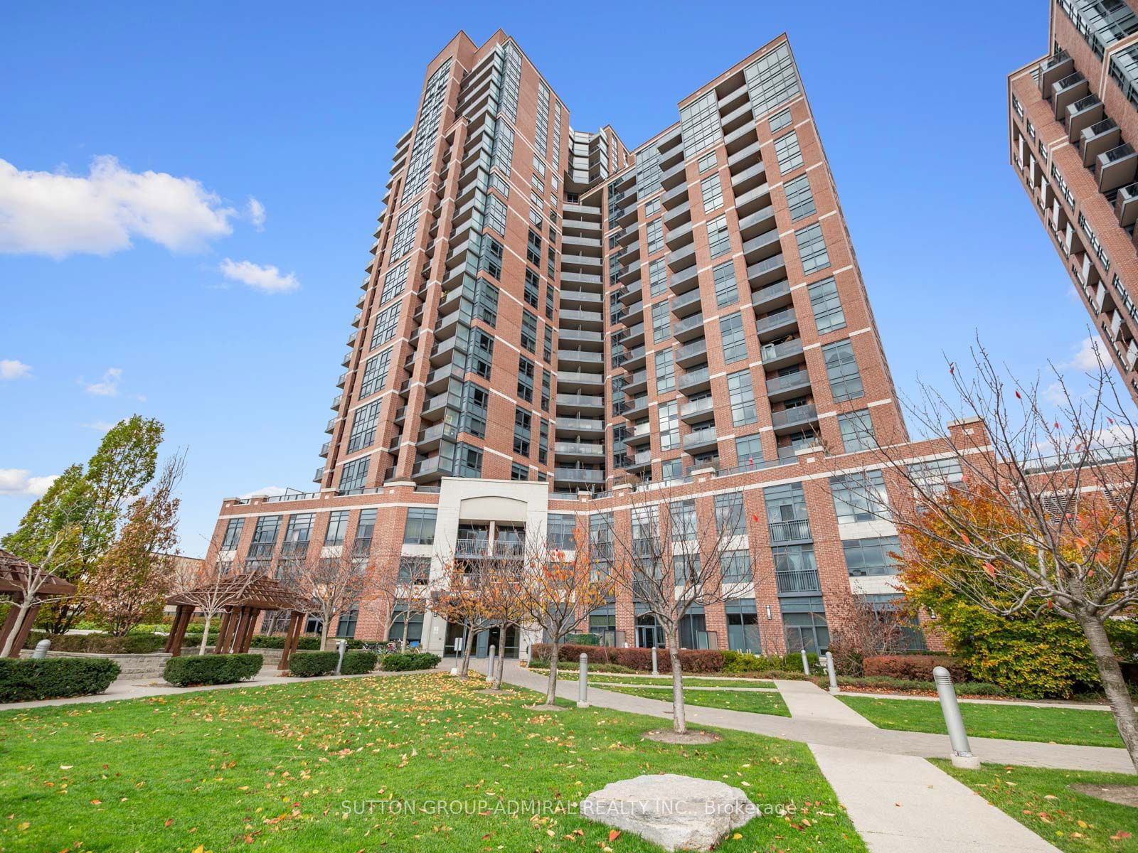 60 Heintzman St, unit 1715 for sale