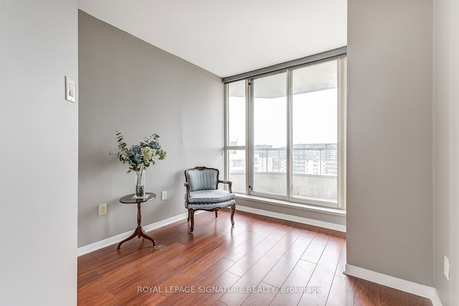 75 King St E, unit 1203 for sale