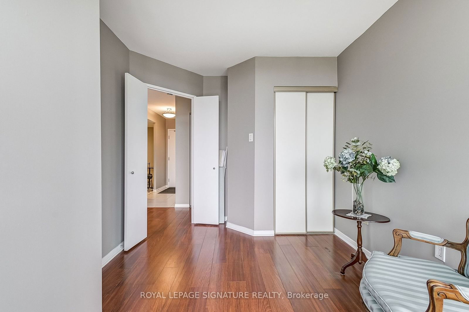 75 King St E, unit 1203 for sale