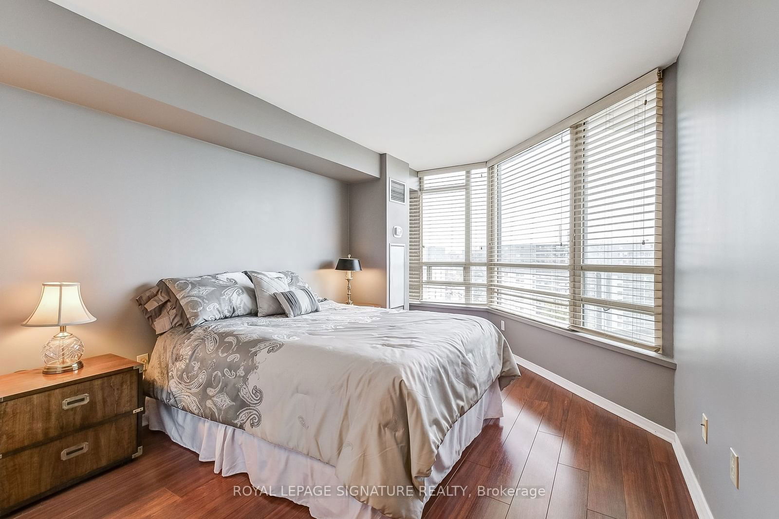 75 King St E, unit 1203 for sale