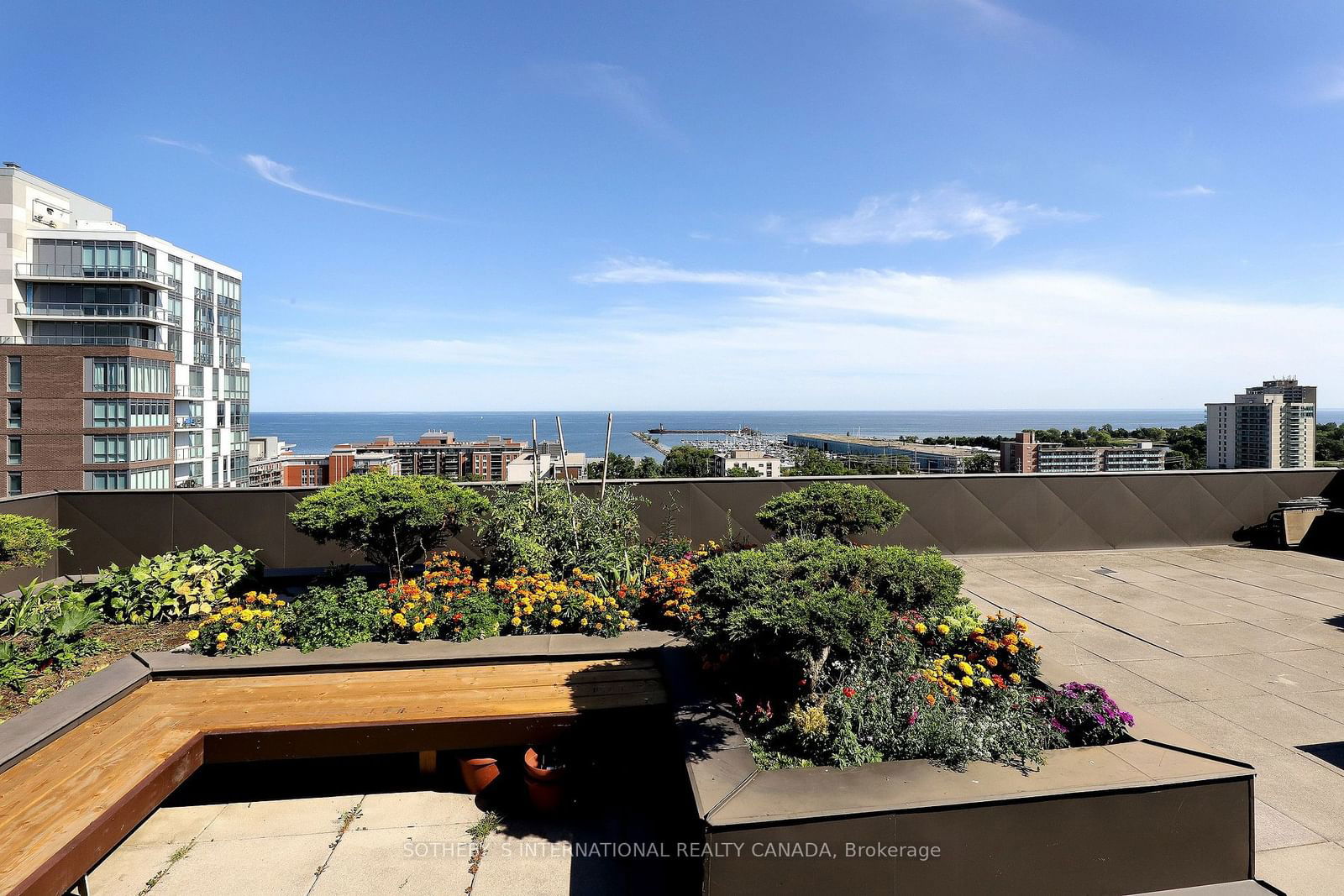 The Royal Crest Condos, Mississauga, Toronto