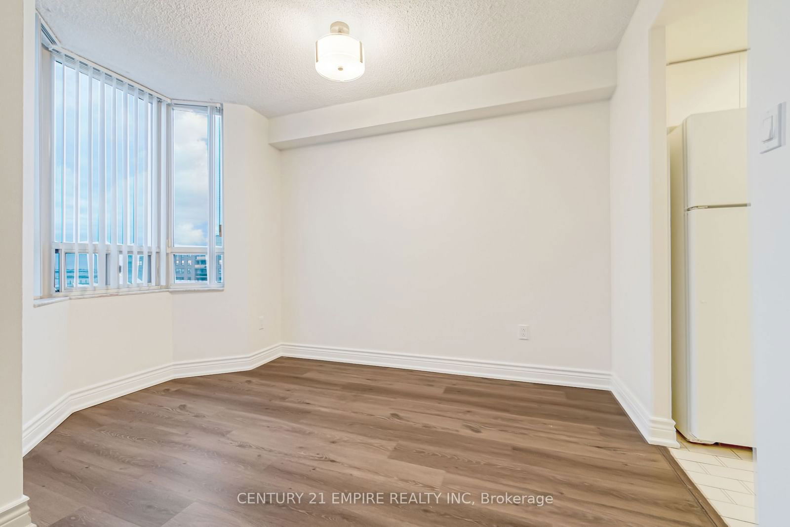 5 Lisa St, unit 1203 for rent