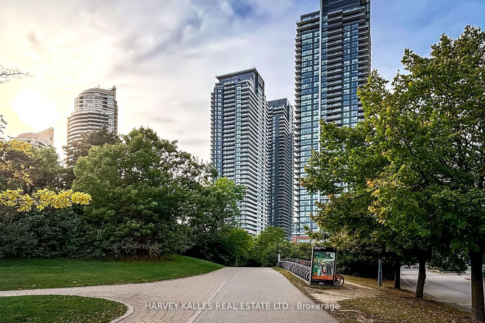 2212 Lakeshore Blvd W, unit 909 for sale