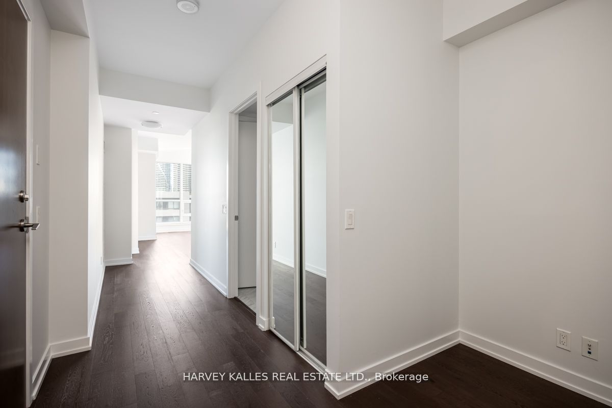 2212 Lakeshore Blvd W, unit 909 for sale