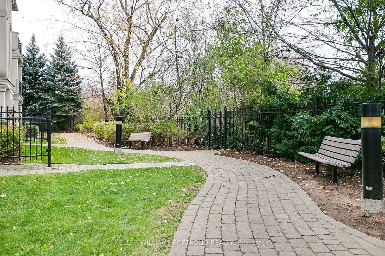 Applewood Terrace Townhomes, Mississauga, Toronto