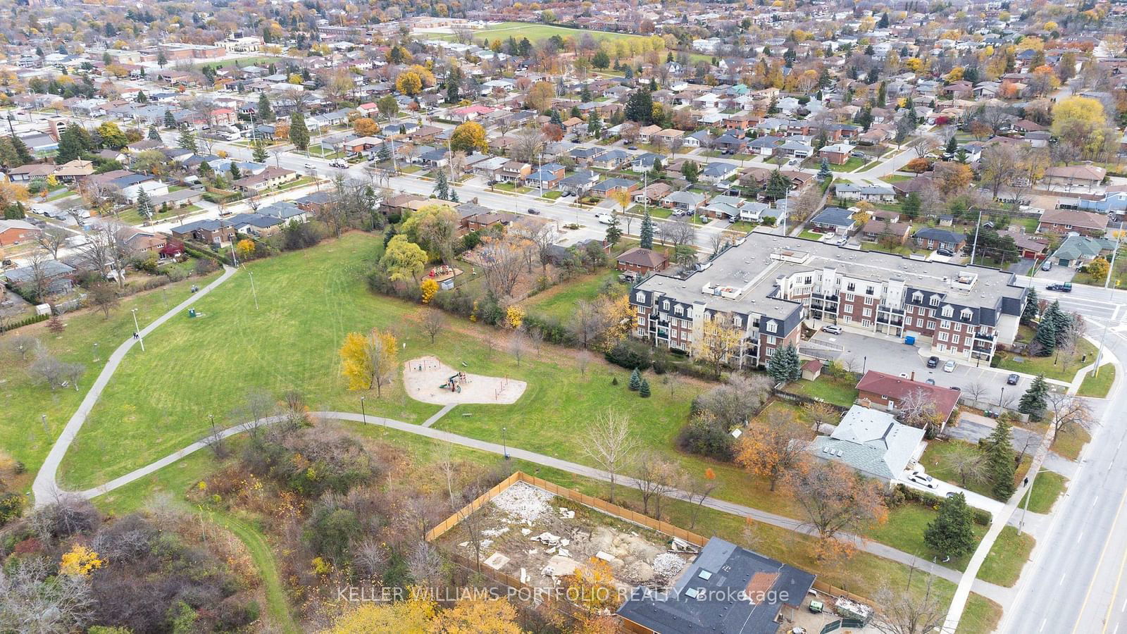 Applewood Terrace Townhomes, Mississauga, Toronto