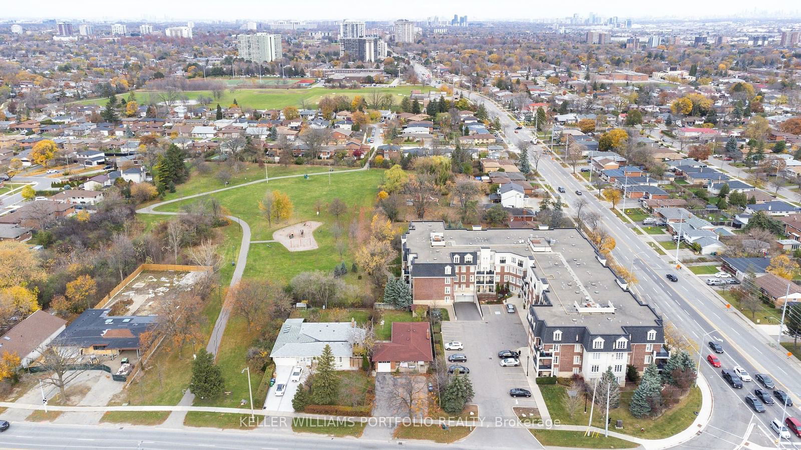 Applewood Terrace Townhomes, Mississauga, Toronto