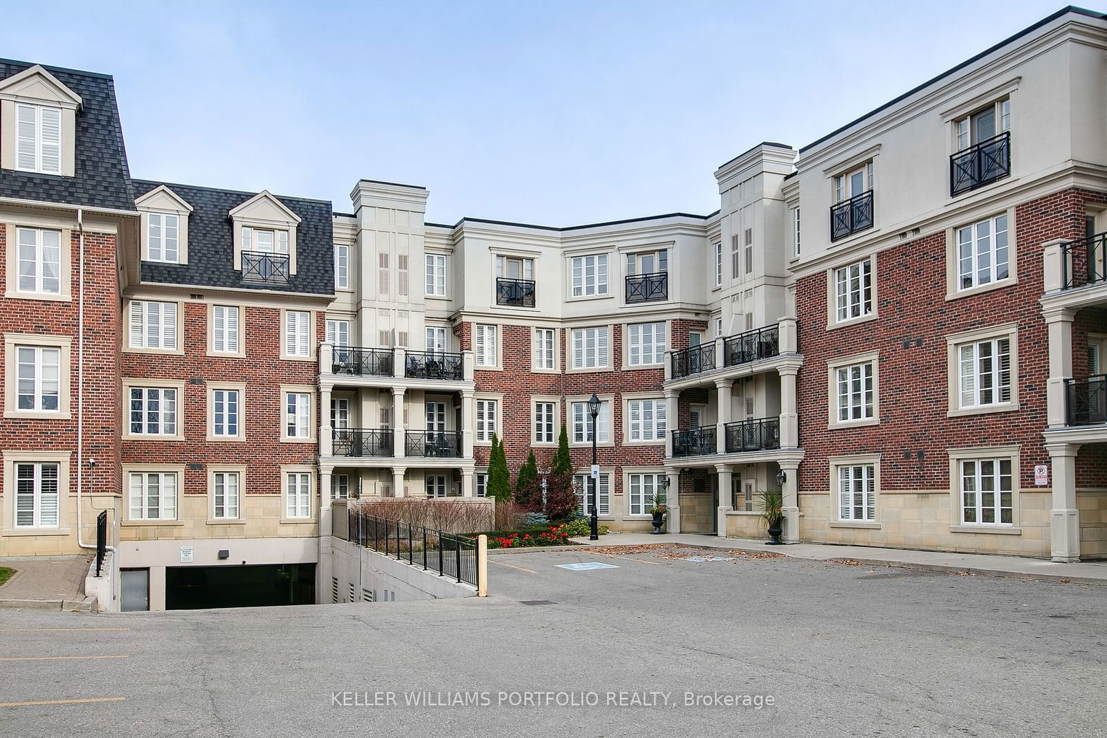 Applewood Terrace Townhomes, Mississauga, Toronto