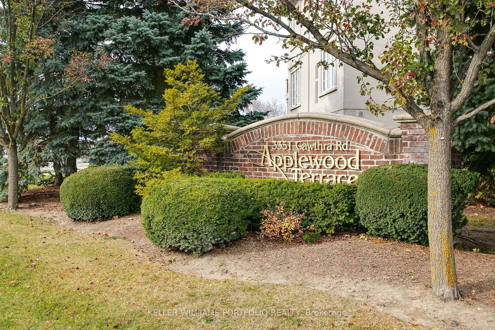 Applewood Terrace Townhomes, Mississauga, Toronto