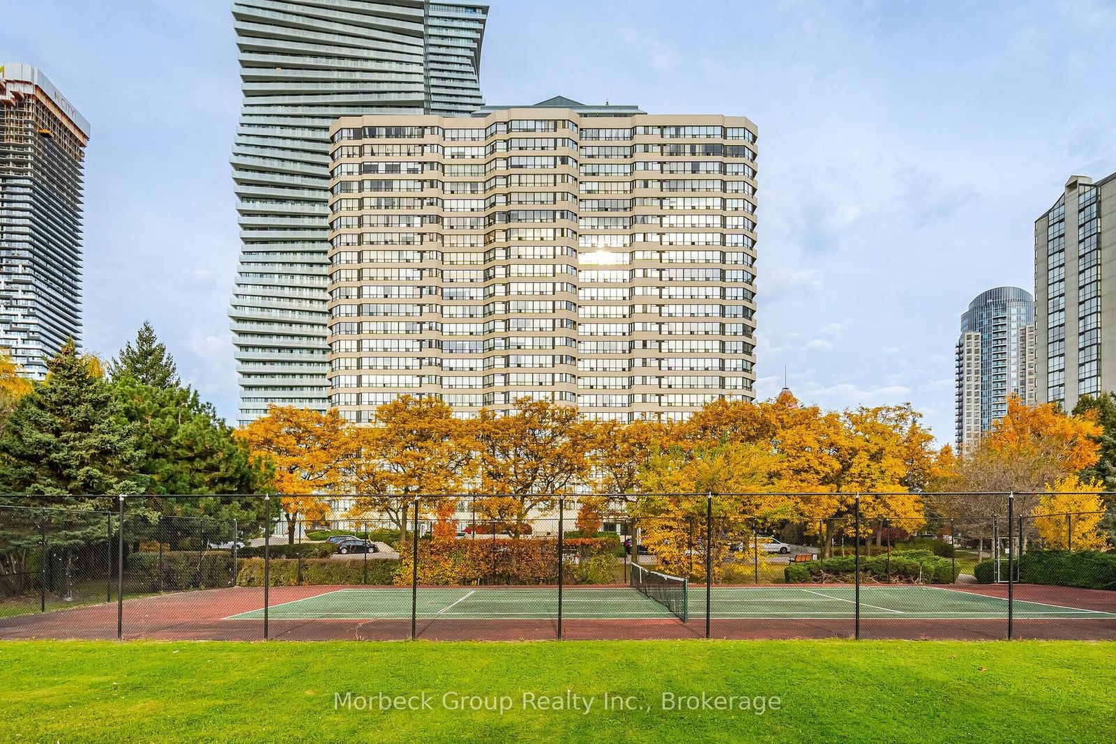 Centre IV Condos, Mississauga, Toronto