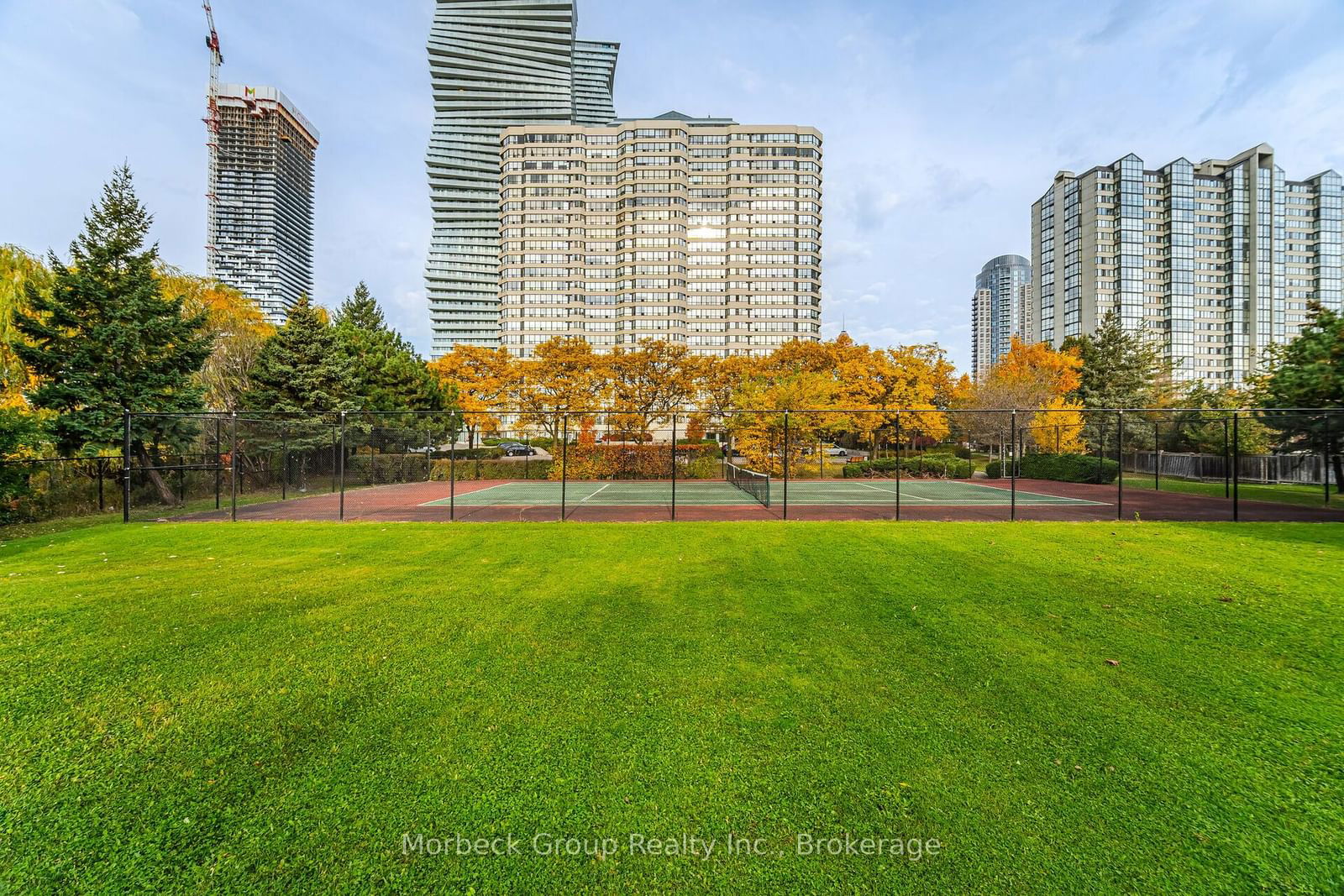 Centre IV Condos, Mississauga, Toronto