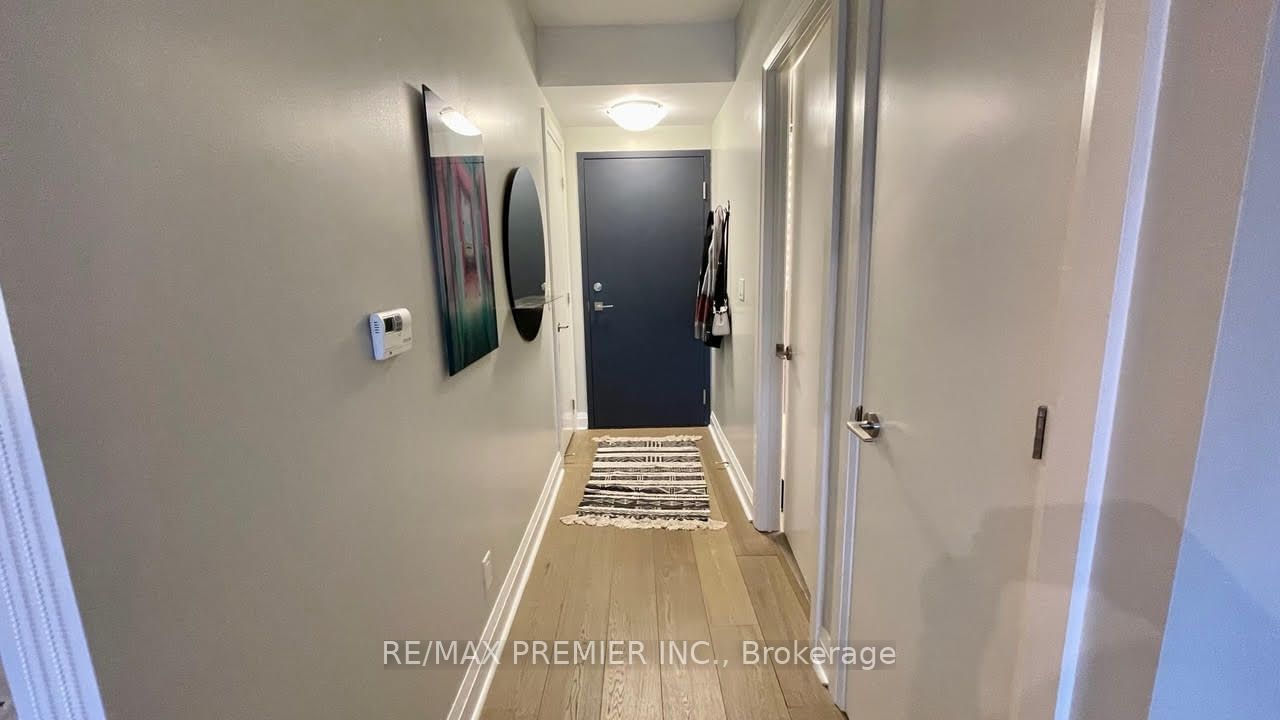 243 Perth Ave, unit 210 for rent