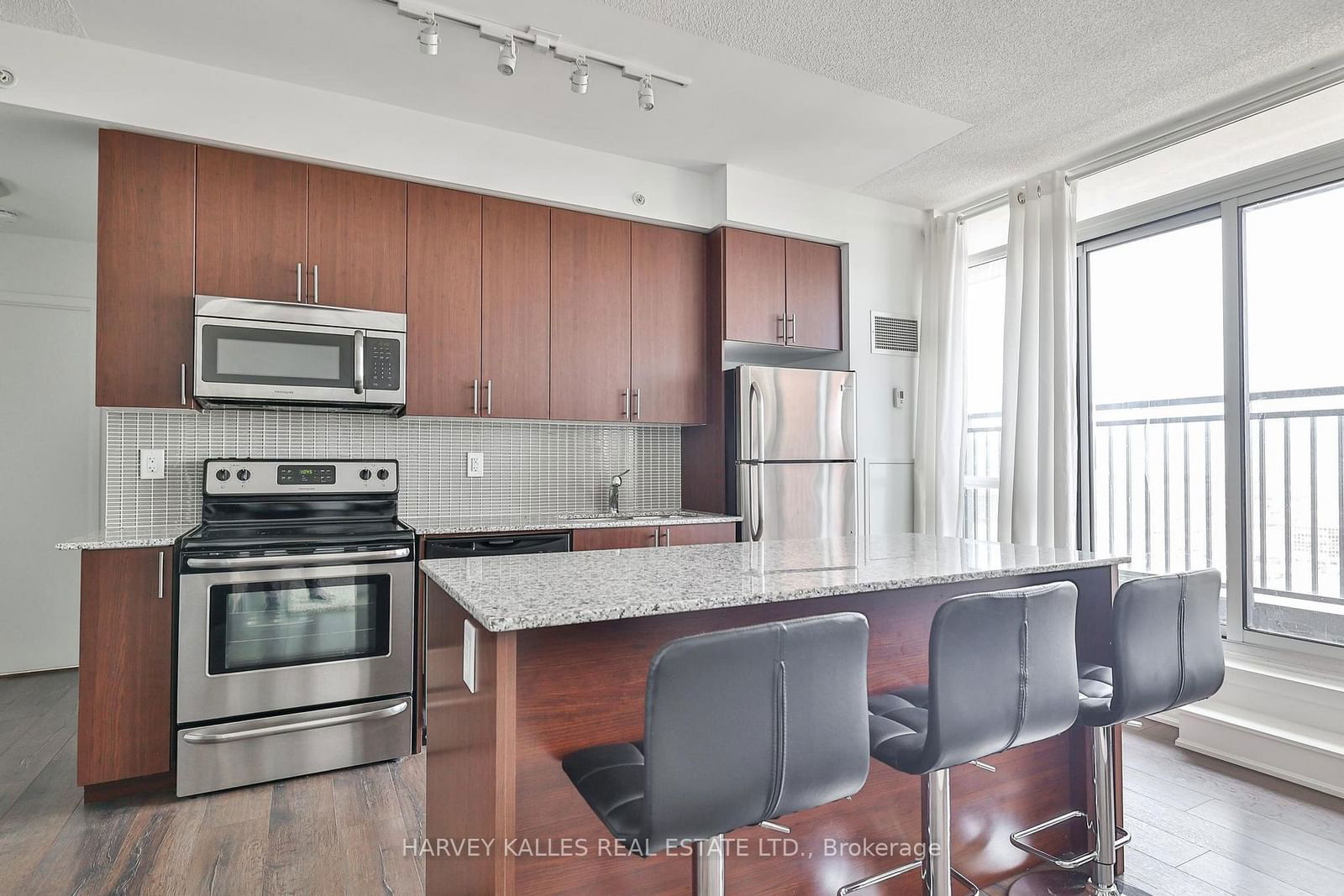 800 Lawrence Ave W, unit 2021 for sale