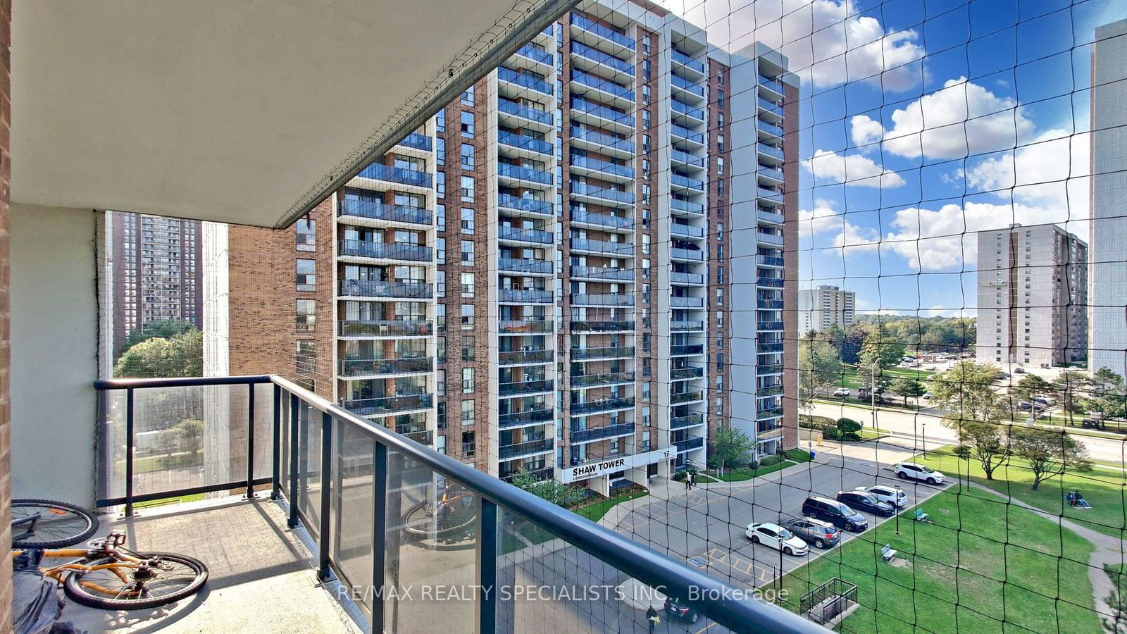 21 Knightsbridge Rd, unit 710 for sale