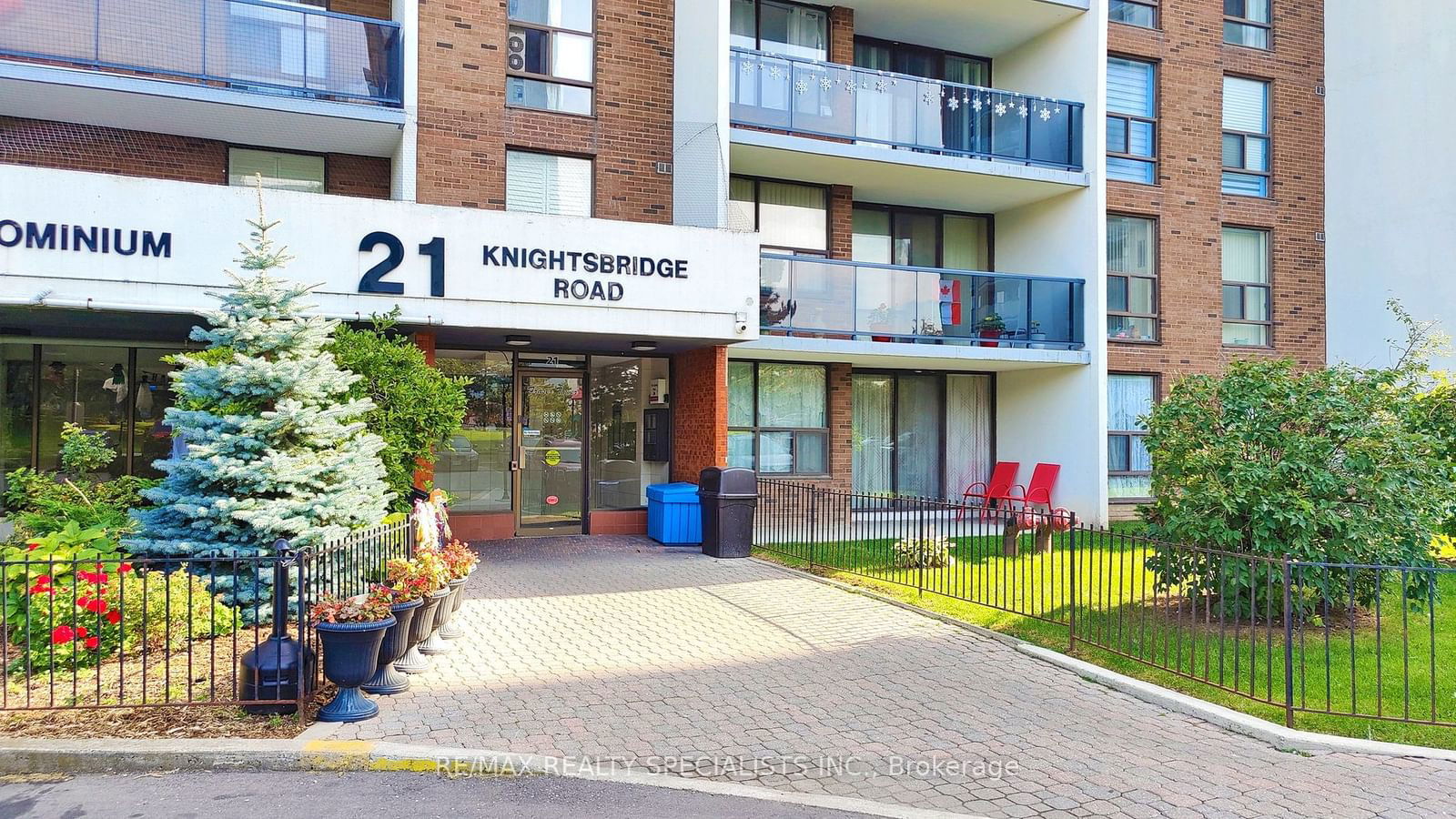 21 Knightsbridge Rd, unit 710 for sale