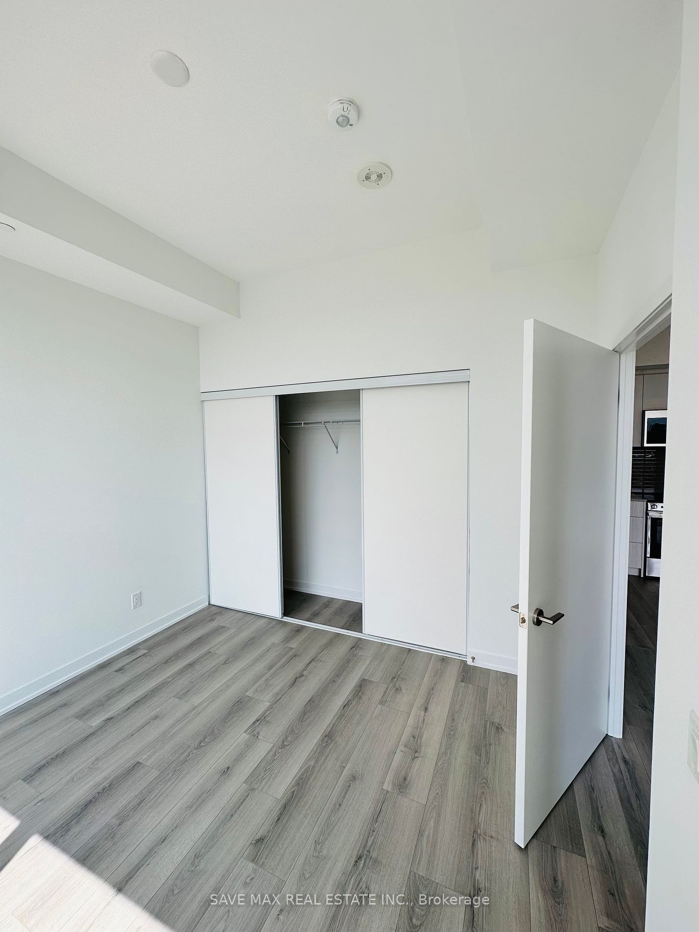 1787 St. Clair Ave W, unit 907 for rent