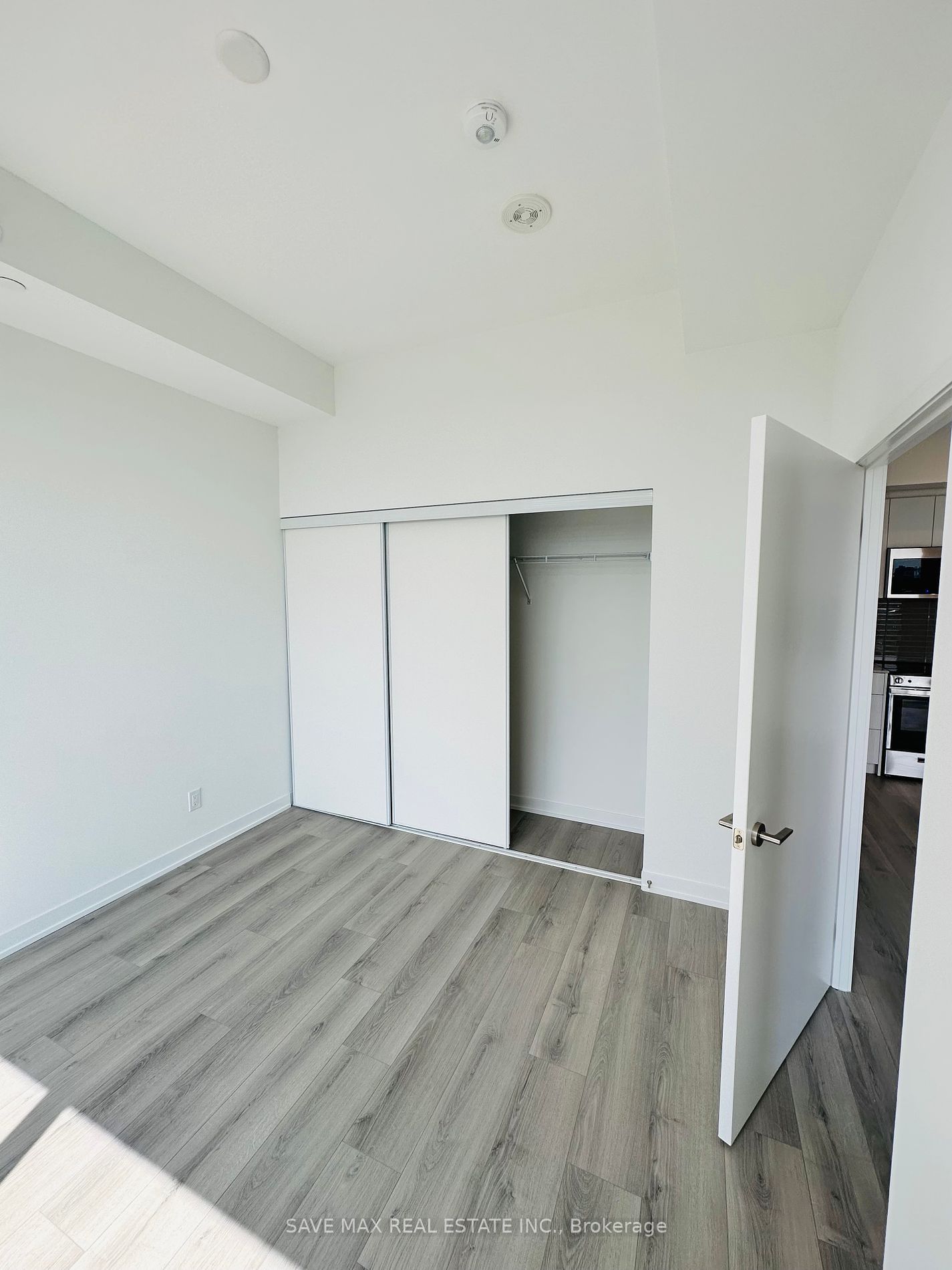 1787 St. Clair Ave W, unit 907 for rent