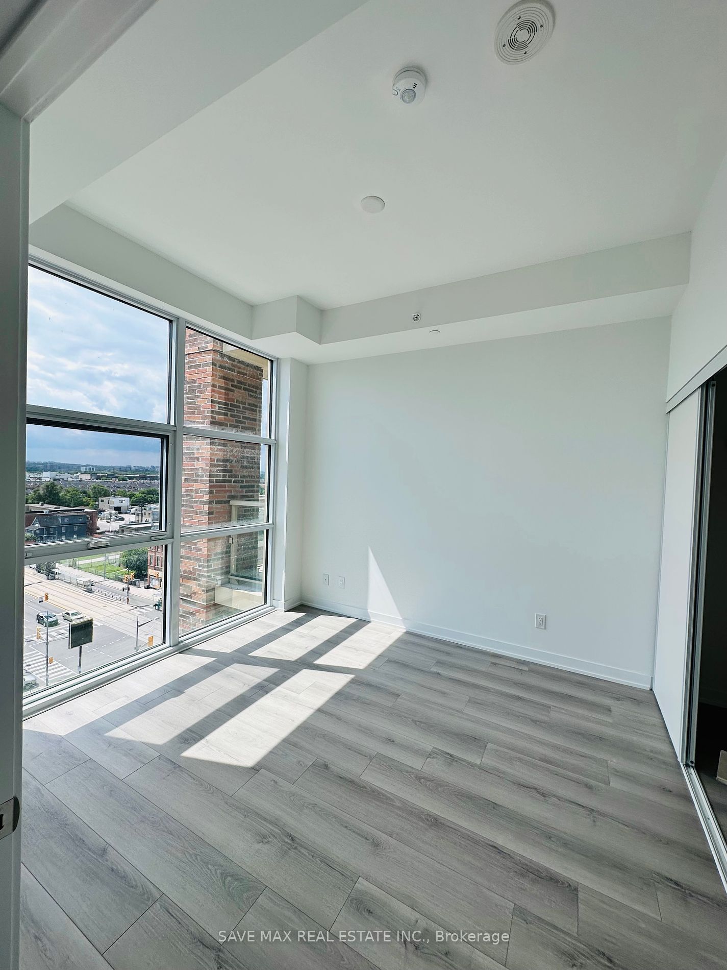 1787 St. Clair Ave W, unit 907 for rent