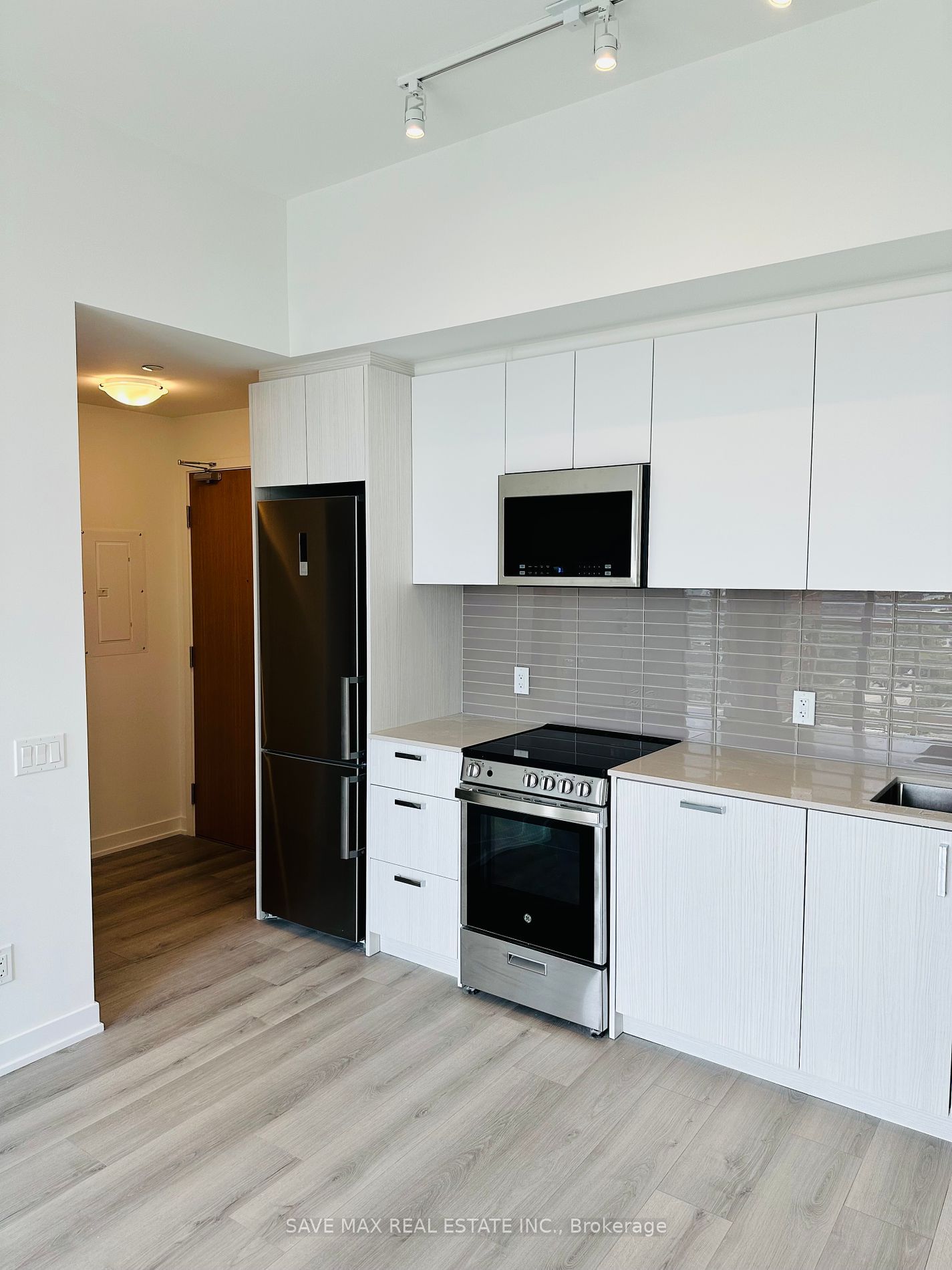 1787 St. Clair Ave W, unit 907 for rent