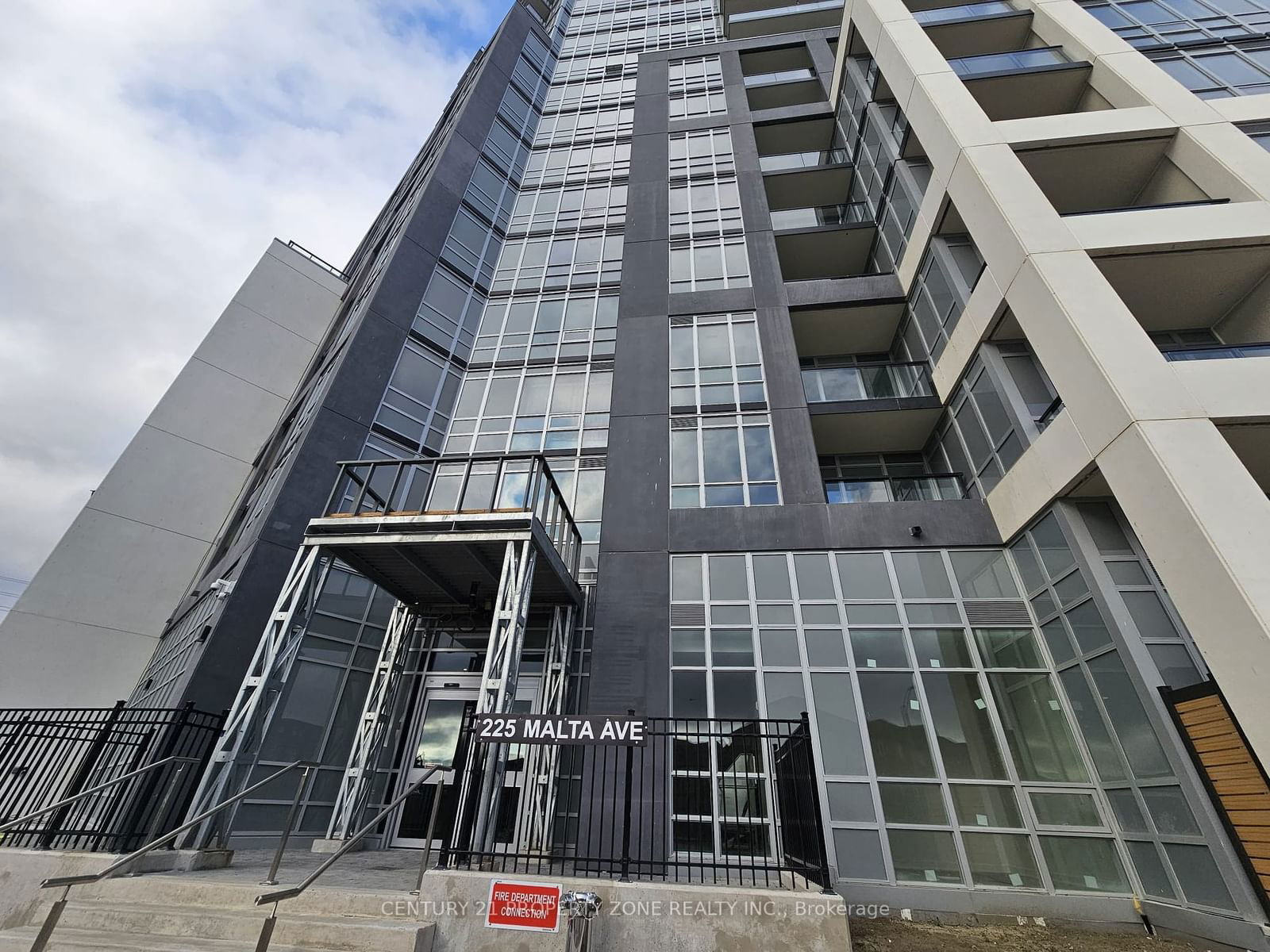 225 Malta Ave, unit 416 for rent