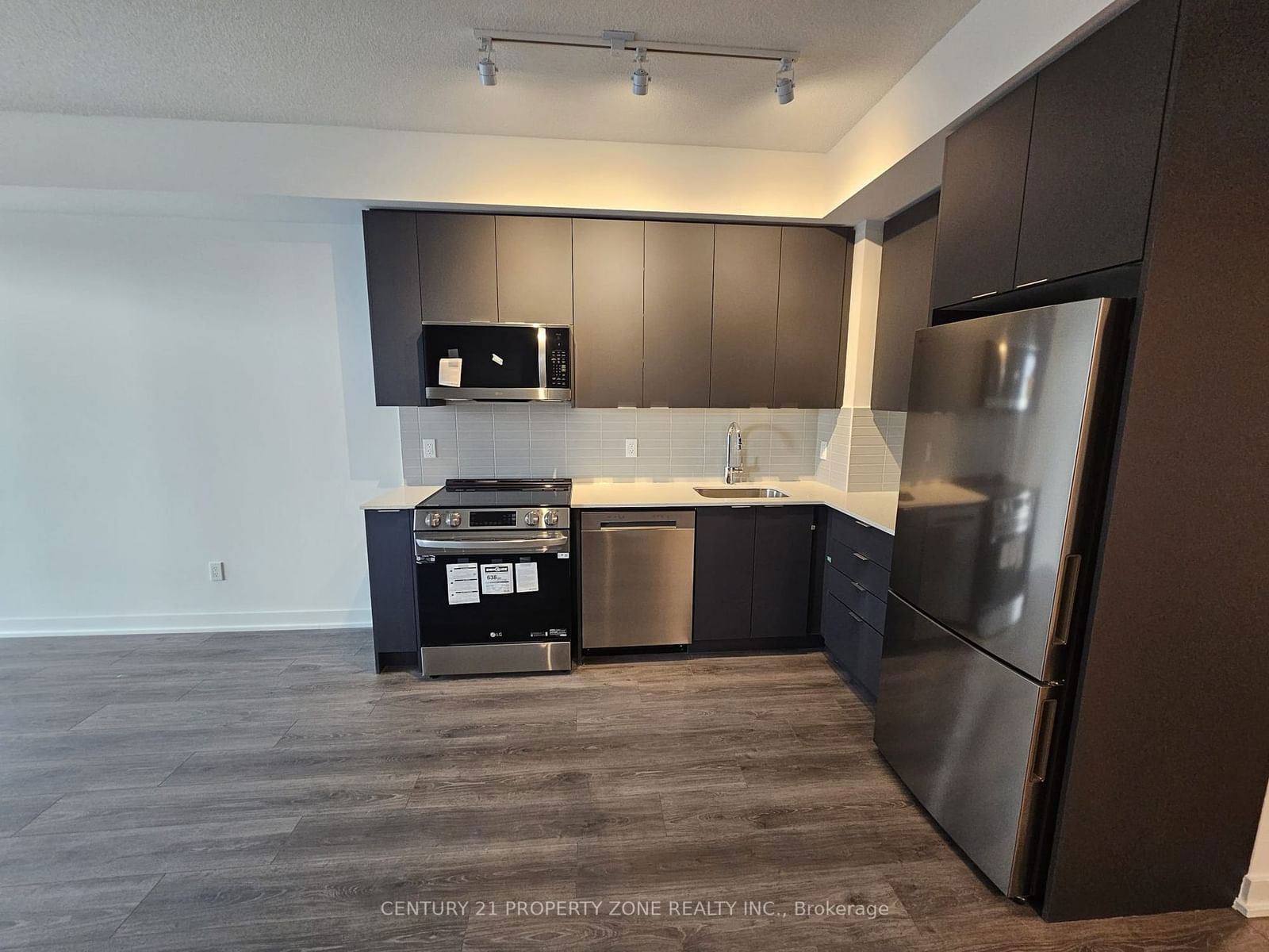 225 Malta Ave, unit 416 for rent