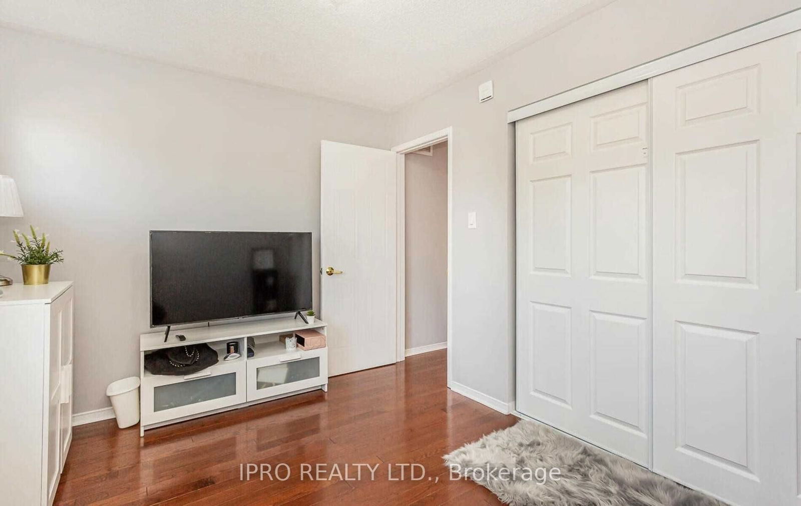 5223 Fairford Cres, unit 49 for rent