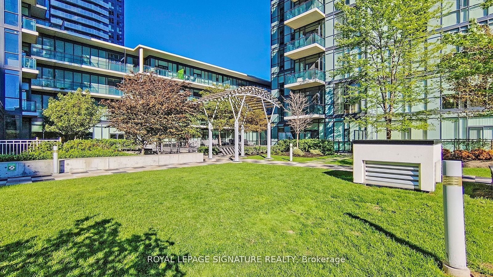 4070 Confederation Pkwy, unit LPH4 for sale