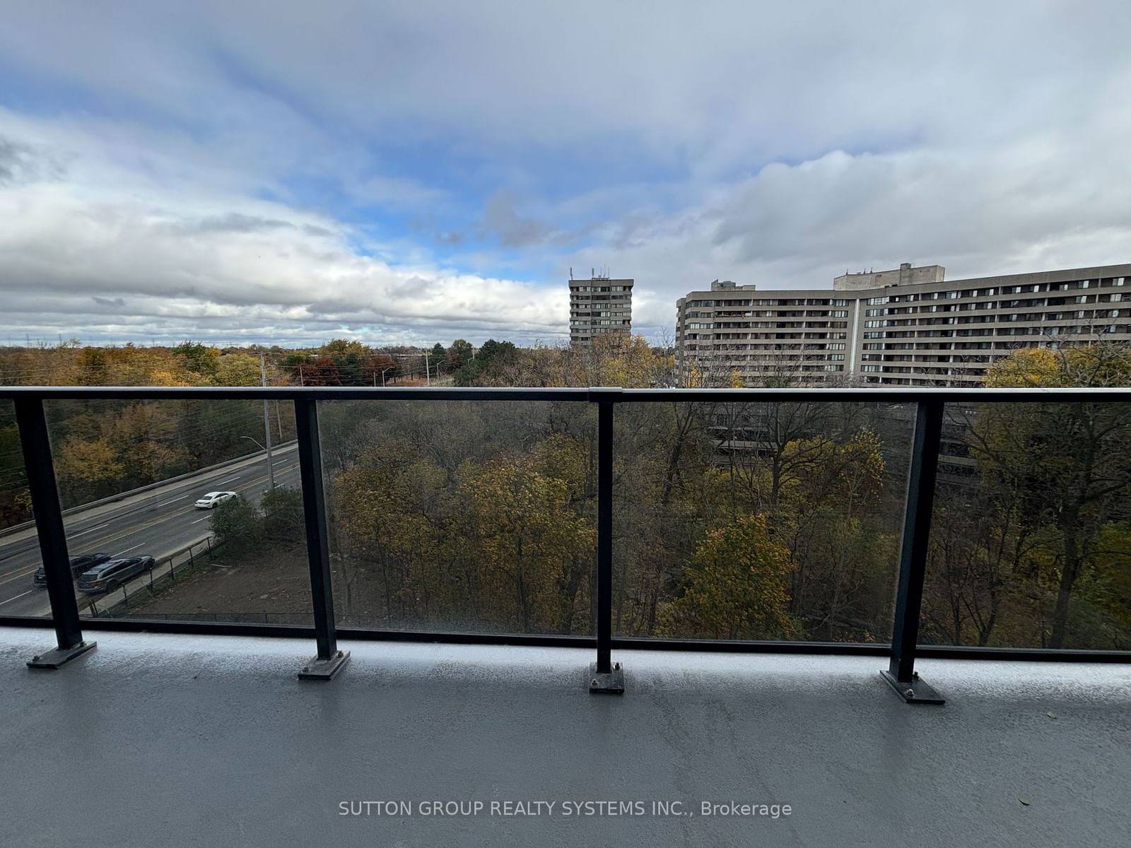 204 Burnhamthorpe Rd E, unit 508 for rent