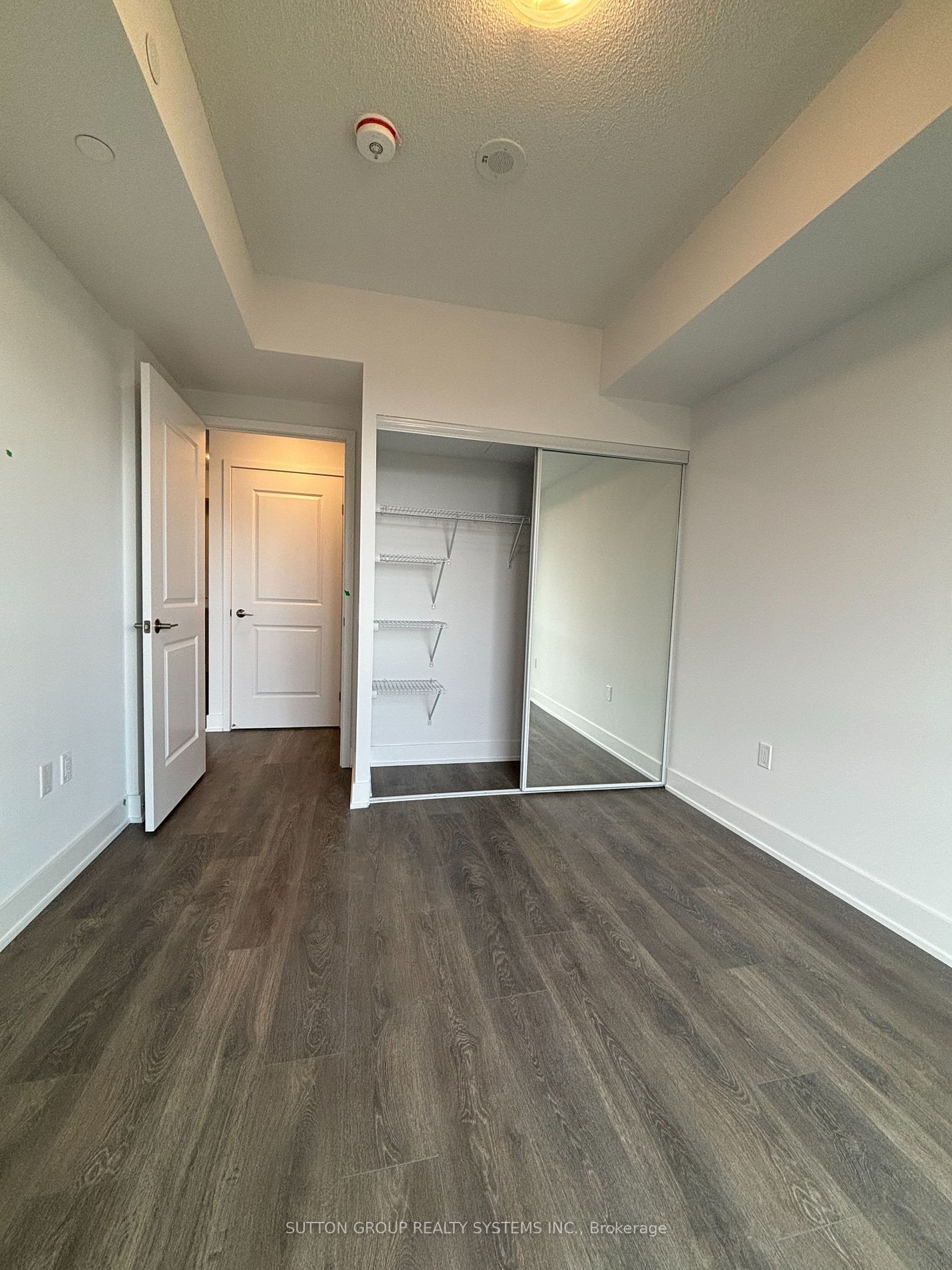 204 Burnhamthorpe Rd E, unit 508 for rent