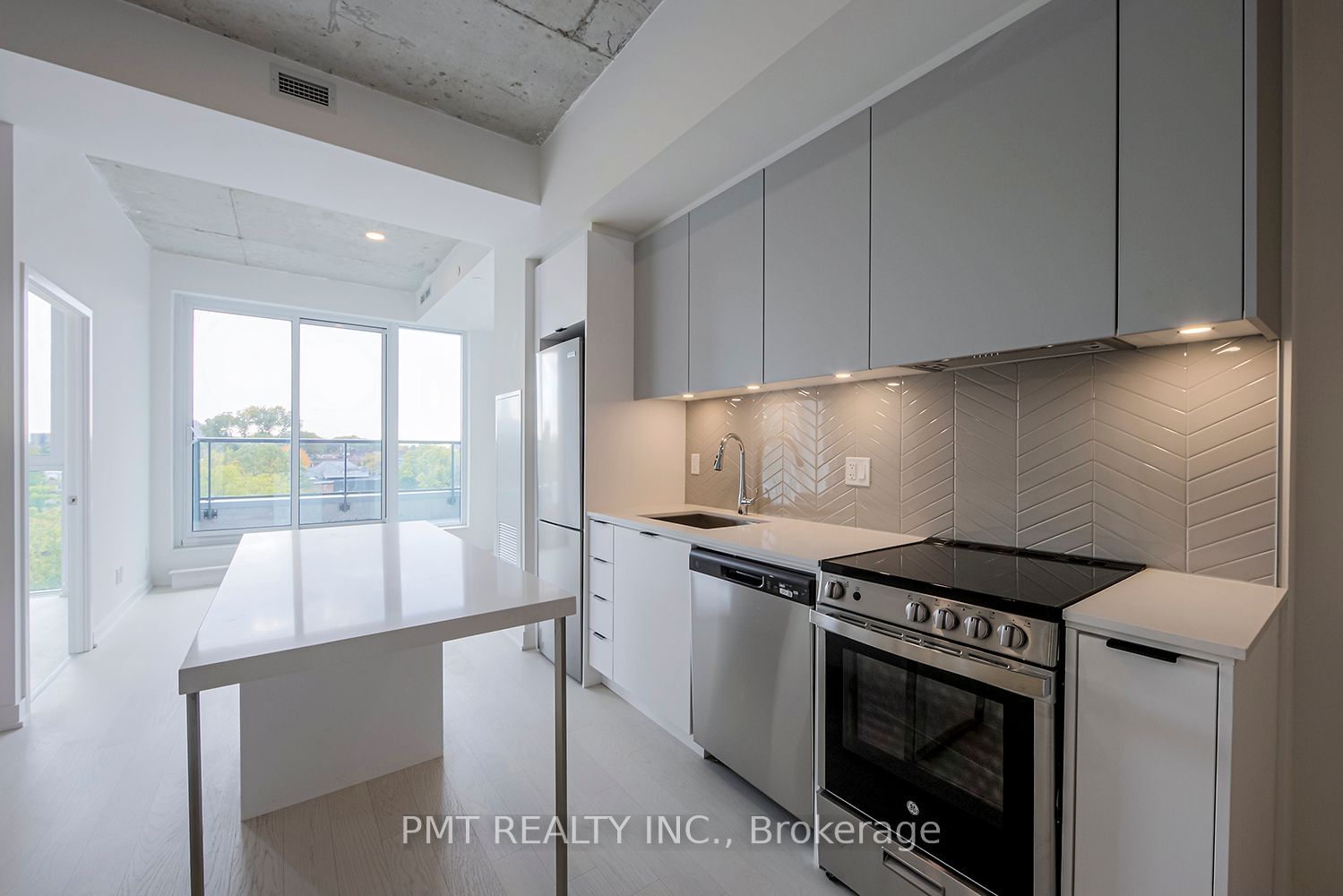 57 Brock Ave, unit 501 for rent