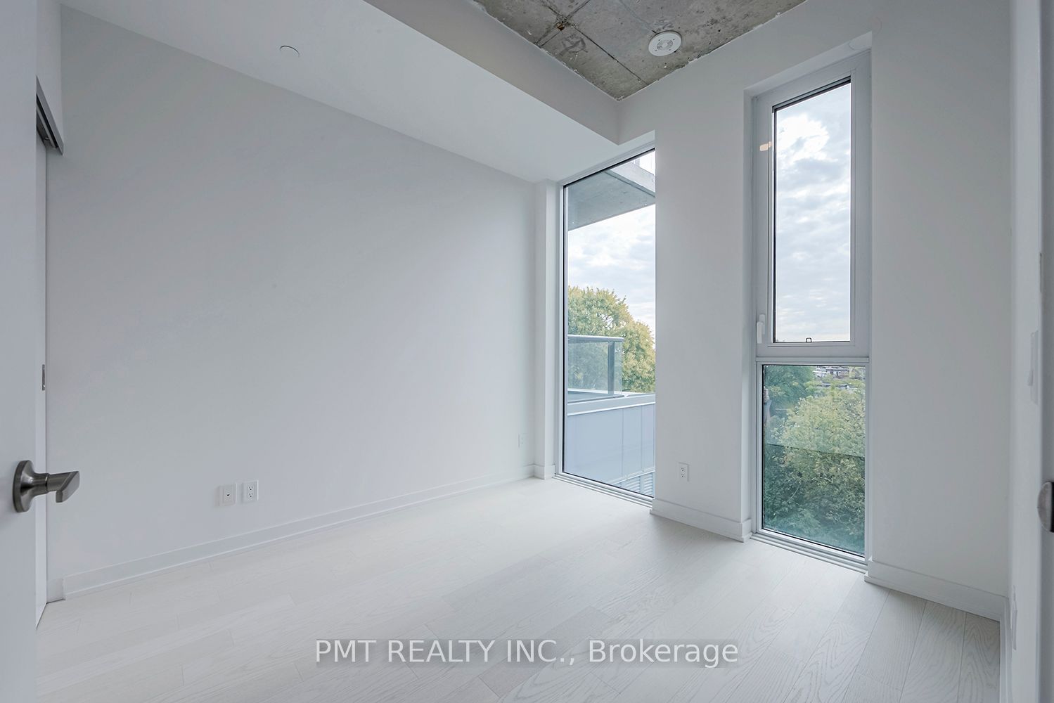 57 Brock Ave, unit 501 for rent