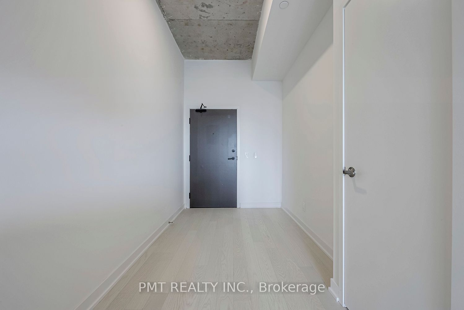 57 Brock Ave, unit 501 for rent