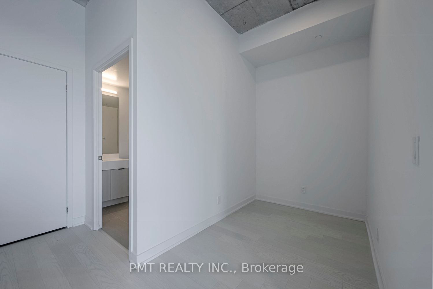 57 Brock Ave, unit 501 for rent